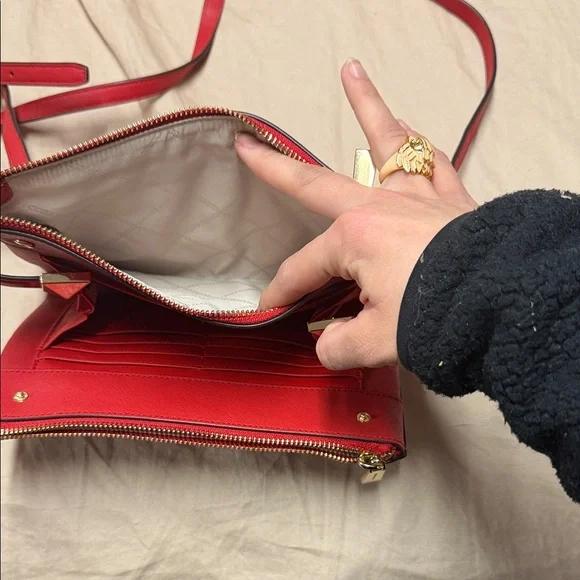 Michael Kors Scarlet Crossbody Bag with Gold Chain - Picture 3 of 6